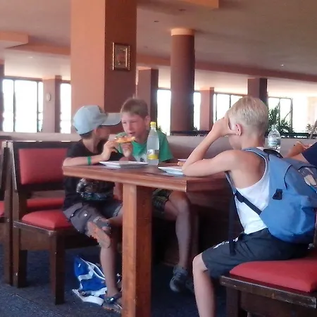 מלון דירות La Piazza &