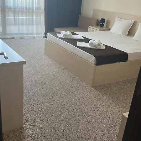 La Piazza & 4* פרימורסקו