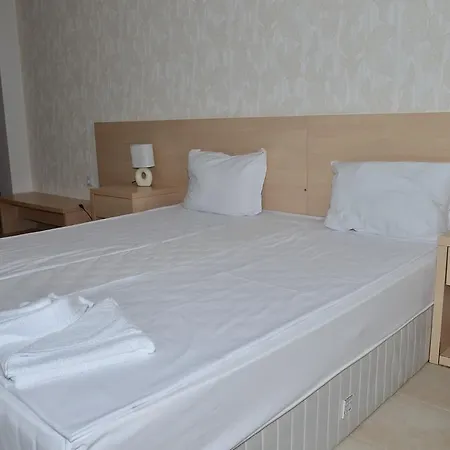 Aparthotel La Piazza & 3*