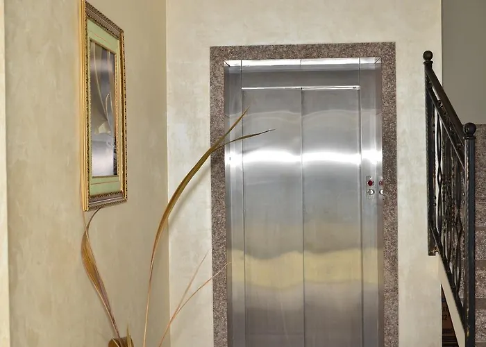 La Piazza & Приморско