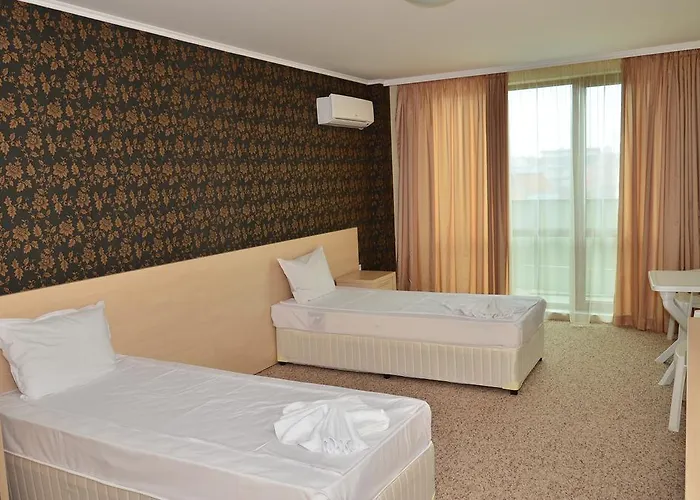 La Piazza & Апартхотел 4*