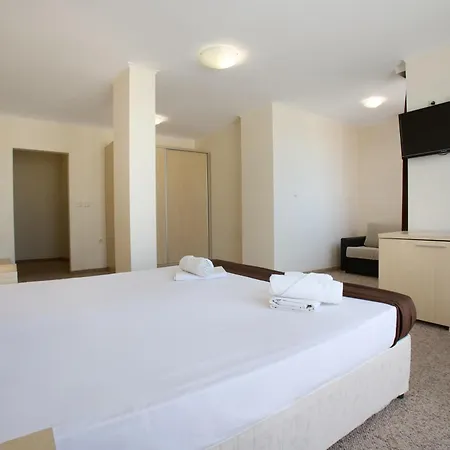 Apart Otel La Piazza & Primorsko