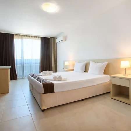Aparthotel La Piazza &
