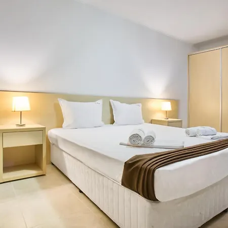 La Piazza & Apart-hotel 3*