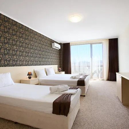 La Piazza & Aparthotel 3*
