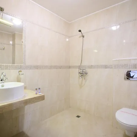 La Piazza & Aparthotel 3*