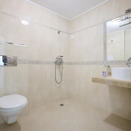 Apart Otel La Piazza & 3*