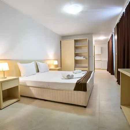 La Piazza & Apart Otel Primorsko