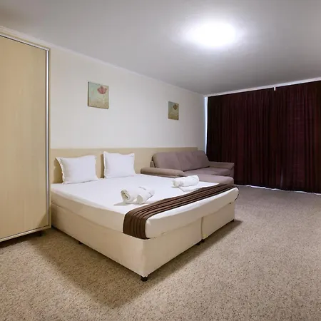 La Piazza & Apart Otel 3*
