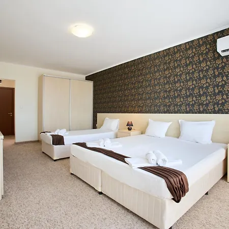 La Piazza & Aparthotel Primorsko
