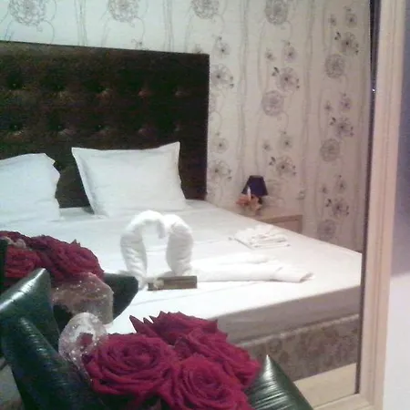 Aparthotel La Piazza & 4*